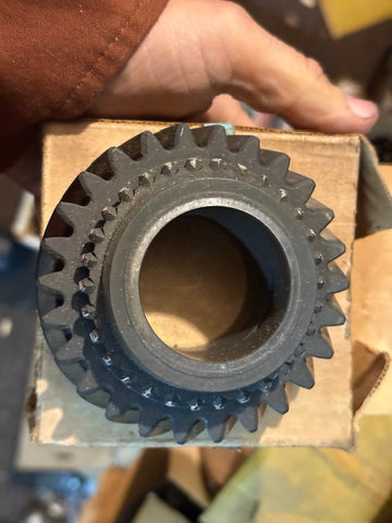 26-Tooth Saginaw Second Gear Fitment: GM 1966–1984 Identifiers: WT 302-21 / GM 391055