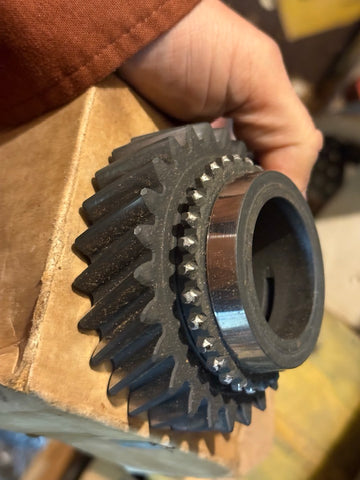 26-Tooth Saginaw Second Gear Fitment: GM 1966–1984 Identifiers: WT 302-21 / GM 391055