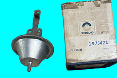 NOS GM Vacuum Advance Unit – 1973421 / D1307A – 1969–70 Chevy 350 V8