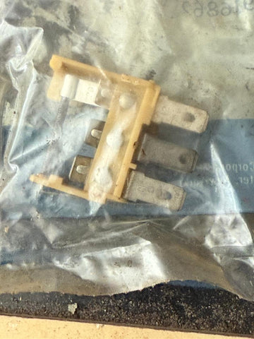 🧩 GM Part #4916862 — Wiper Motor Terminal Board