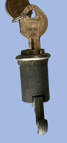 USED 1965-69 CORVAIR GLOVEBOX LOCK ASSEMBLY WITH KEY