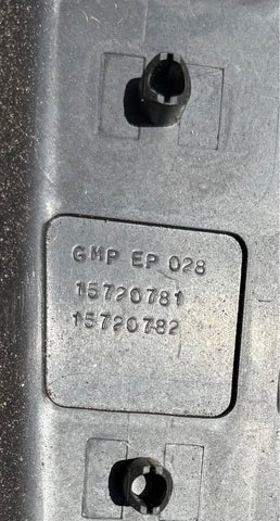 NOS 15720781 Rear Bumper Step Center Pad