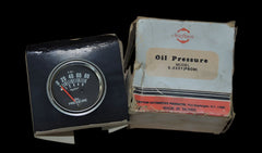 The CHIEFTAIN 5-2221 P80M oil pressure gauge